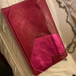 Dark pink handbag by by bolu with hearth design